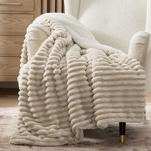 Bedsure Sherpa Throw Blanket
